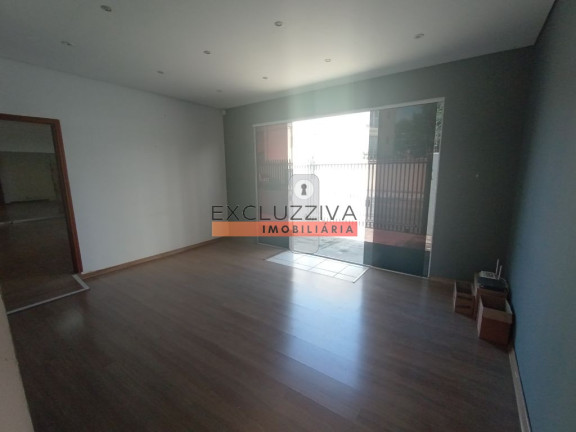Imagem Casa com 3 Quartos à Venda, 350 m² em Loteamento Chácaras Pastorelli - Taubaté Imagem Casa com 3 Quartos à Venda, 350 m² em Loteamento Chácaras Pastorelli - Taubaté