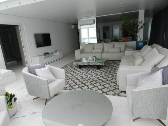 Imagem Imóvel com 3 Quartos à Venda, 200 m² em Centro - Balneário Camboriú Imagem Imóvel com 3 Quartos à Venda, 200 m² em Centro - Balneário Camboriú