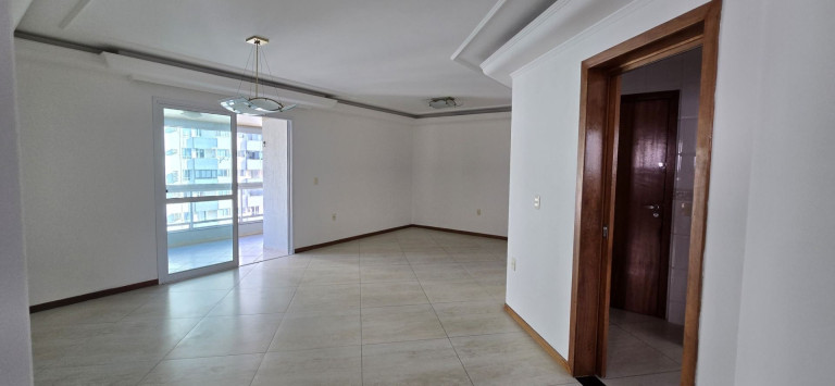 Imagem Apartamento com 3 Quartos à Venda, 114 m² em 2 Quadra Centro - Balneário Camboriú
