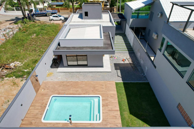 Casa com 2 Quartos à Venda, 130 m² em Praia De Fora - Palhoça