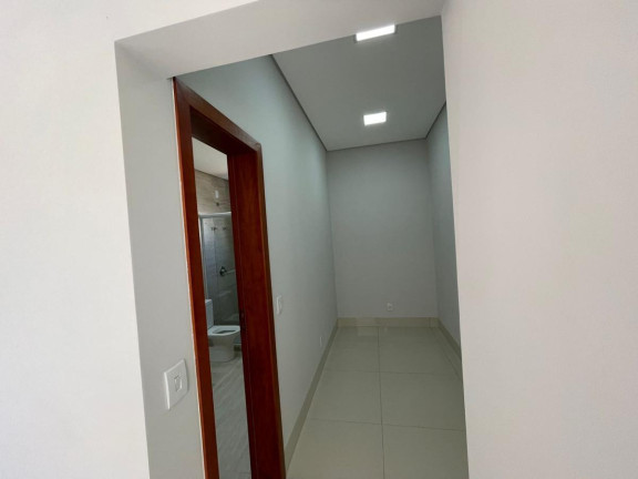 Imagem Casa com 3 Quartos à Venda, 375 m² em Jardim Itália - Cuiabá Imagem Casa com 3 Quartos à Venda, 375 m² em Jardim Itália - Cuiabá