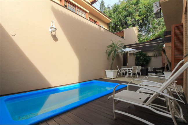 Imagem Casa com 4 Quartos à Venda, em Santa Tereza - Porto Alegre Imagem Casa com 4 Quartos à Venda, em Santa Tereza - Porto Alegre