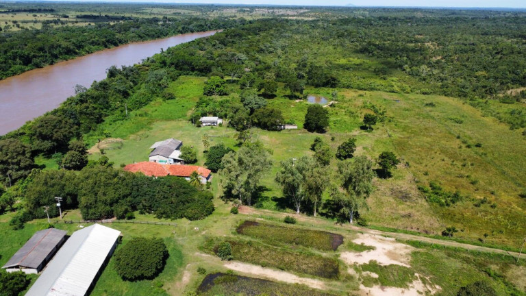 Imagem Fazenda à Venda, 950 m² em Cuiabá Imagem Fazenda à Venda, 950 m² em Cuiabá