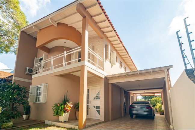 Casa com 3 Quartos à Venda,  em Sarandi - Porto Alegre
