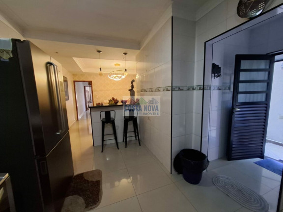 Imagem Casa com 5 Quartos à Venda, 200 m² Imagem Casa com 5 Quartos à Venda, 200 m²