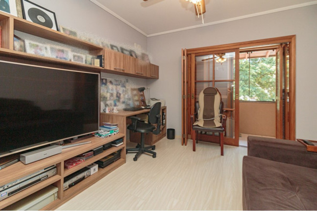Imagem Casa com 4 Quartos à Venda, 314 m² em Chácara Das Pedras - Porto Alegre Imagem Casa com 4 Quartos à Venda, 314 m² em Chácara Das Pedras - Porto Alegre