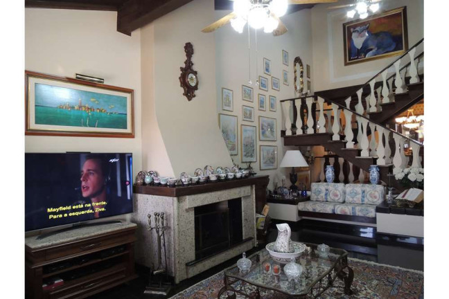 Imagem Casa com 4 Quartos à Venda, 430 m² em Vila Assunção - Porto Alegre Imagem Casa com 4 Quartos à Venda, 430 m² em Vila Assunção - Porto Alegre