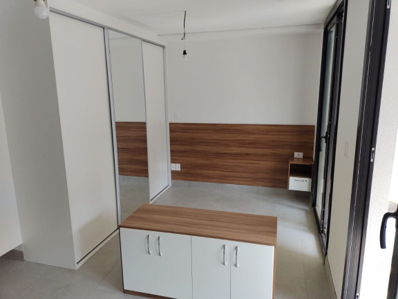 Imagem Kitnet com 1 Quarto à Venda ou Locação, 42 m² em Moema - São Paulo Imagem Kitnet com 1 Quarto à Venda ou Locação, 42 m² em Moema - São Paulo