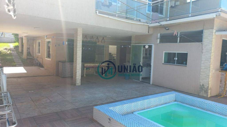 Imagem Casa com 4 Quartos à Venda, 213 m² em Arsenal - São Gonçalo