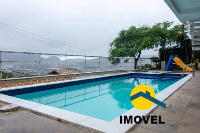 Casa com 4 Quartos à Venda, 550 m² em Itaipu - Niterói