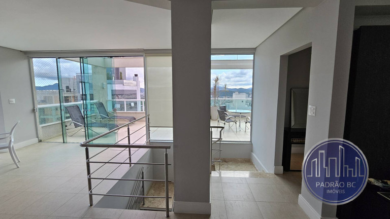 Imagem Cobertura com 3 Quartos para Alugar, 250 m² em Centro - Balneário Camboriú Imagem Cobertura com 3 Quartos para Alugar, 250 m² em Centro - Balneário Camboriú