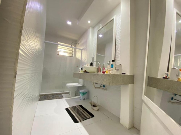 Imagem Imóvel com 4 Quartos à Venda, 180 m² em Copacabana - Rio De Janeiro Imagem Imóvel com 4 Quartos à Venda, 180 m² em Copacabana - Rio De Janeiro