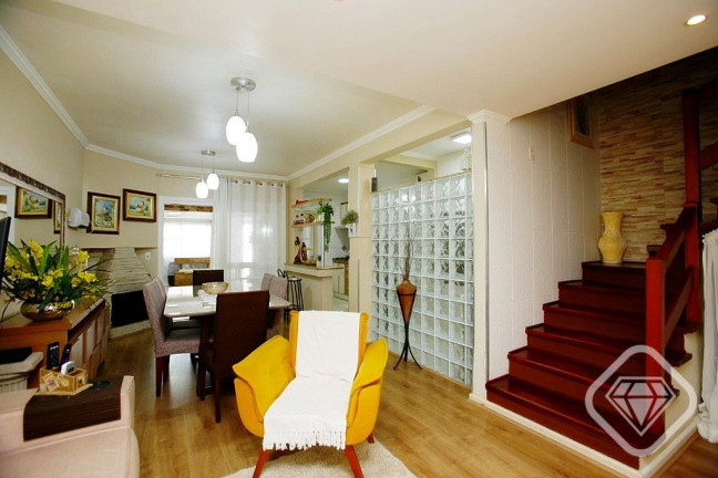 Imagem Casa com 4 Quartos à Venda, 265 m² em Ipanema - Porto Alegre Imagem Casa com 4 Quartos à Venda, 265 m² em Ipanema - Porto Alegre