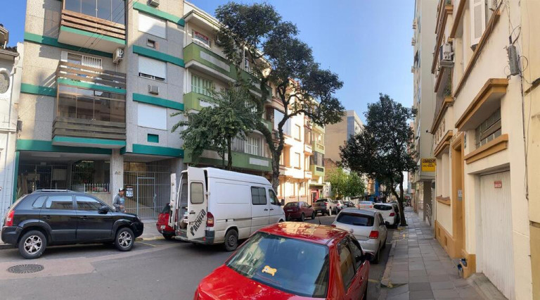 Imagem Imóvel com 1 Quarto à Venda, 37 m² em Centro Histórico - Porto Alegre Imagem Imóvel com 1 Quarto à Venda, 37 m² em Centro Histórico - Porto Alegre