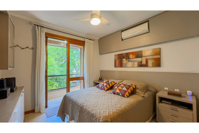 Imagem Imóvel com 2 Quartos à Venda, 100 m² em Petrópolis - Porto Alegre Imagem Imóvel com 2 Quartos à Venda, 100 m² em Petrópolis - Porto Alegre