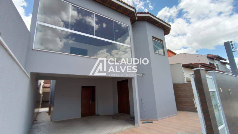 Imagem Casa com 5 Quartos à Venda, 200 m² em Cidade Nova - Feira De Santana Imagem Casa com 5 Quartos à Venda, 200 m² em Cidade Nova - Feira De Santana