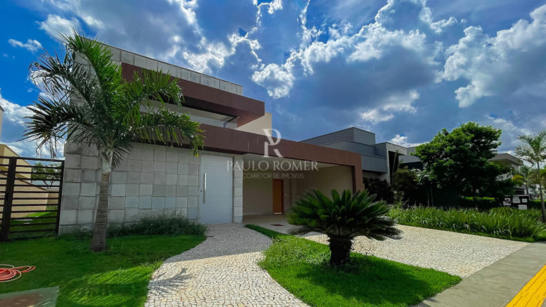 Imagem Casa com 3 Quartos à Venda, 220 m² em Residencial Goiânia Golfe Clube - Goiânia Imagem Casa com 3 Quartos à Venda, 220 m² em Residencial Goiânia Golfe Clube - Goiânia
