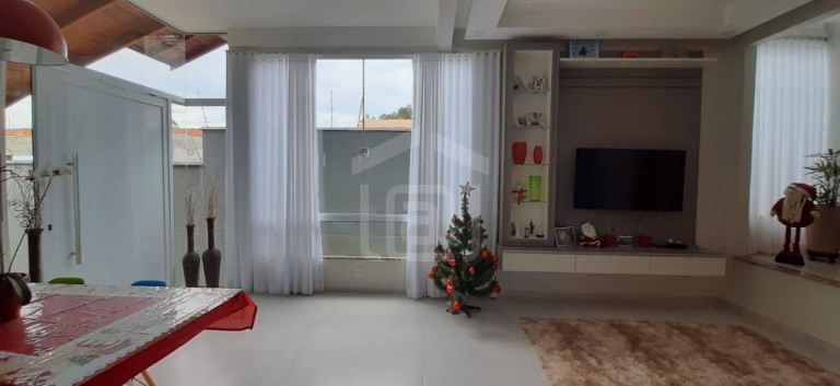 Imagem Casa com 3 Quartos à Venda, 300 m² em Loteamento Residencial Tiradentes - Poços De Caldas Imagem Casa com 3 Quartos à Venda, 300 m² em Loteamento Residencial Tiradentes - Poços De Caldas
