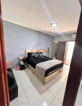 Imagem Casa com 3 Quartos à Venda, 220 m² em Jardim Cristina - Mogi Guaçu Imagem Casa com 3 Quartos à Venda, 220 m² em Jardim Cristina - Mogi Guaçu