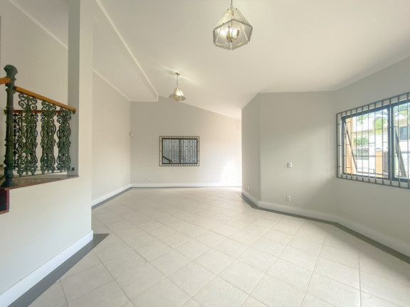 Imagem Casa com 3 Quartos à Venda, 320 m² em Coqueiros - Florianópolis