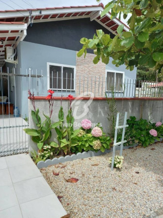 Imagem Casa com 3 Quartos para Temporada, em Zimbros - Bombinhas Imagem Casa com 3 Quartos para Temporada, em Zimbros - Bombinhas
