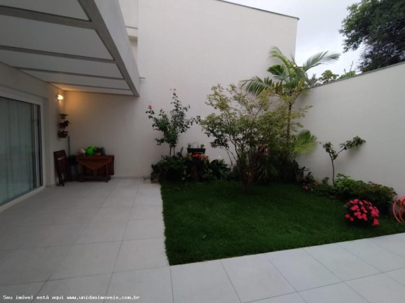 Imagem Casa com 4 Quartos à Venda, 215 m² em Interlagos - São Paulo