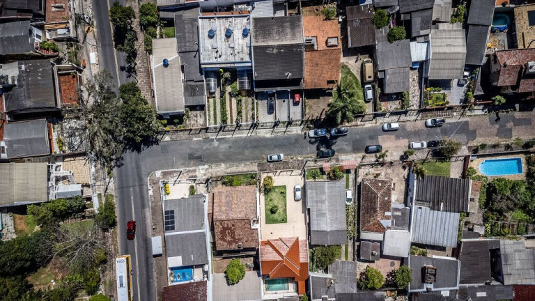 Imagem Casa com 2 Quartos à Venda, 100 m² em Jardim Itu - Porto Alegre Imagem Casa com 2 Quartos à Venda, 100 m² em Jardim Itu - Porto Alegre