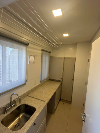 Imagem Apartamento com 3 Quartos à Venda, 123 m² em Centro - Balneário Camboriú Imagem Apartamento com 3 Quartos à Venda, 123 m² em Centro - Balneário Camboriú