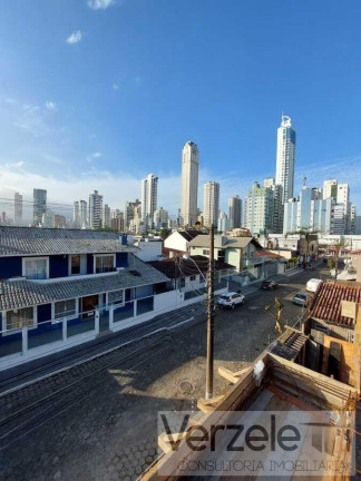 Imagem Casa com 3 Quartos à Venda, 180 m² em Centro - Balneário Camboriú Imagem Casa com 3 Quartos à Venda, 180 m² em Centro - Balneário Camboriú