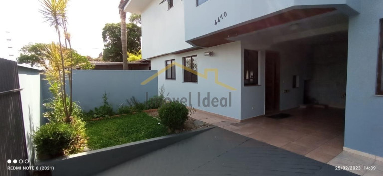 Imagem Casa com 3 Quartos à Venda, 180 m² em Boqueirão - Curitiba Imagem Casa com 3 Quartos à Venda, 180 m² em Boqueirão - Curitiba