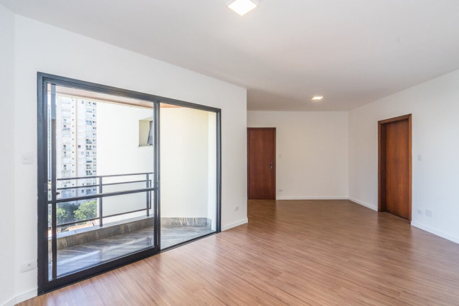 Apartamento com 3 Quartos à Venda, 112 m² em Moema - São Paulo