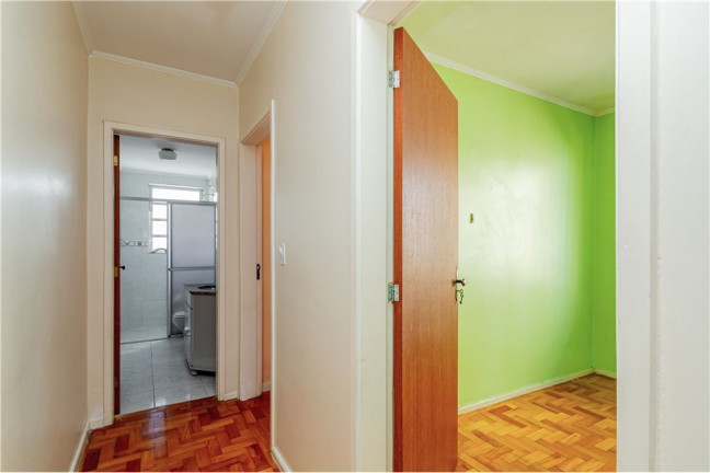 Imagem Imóvel com 4 Quartos à Venda, em Jardim Floresta - Porto Alegre Imagem Imóvel com 4 Quartos à Venda, em Jardim Floresta - Porto Alegre