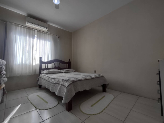 Imagem Casa com 6 Quartos à Venda, 180 m² em Penha Imagem Casa com 6 Quartos à Venda, 180 m² em Penha