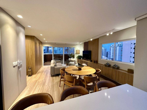 Imagem Cobertura com 4 Quartos à Venda, 240 m² em Centro - Balneário Camboriú Imagem Cobertura com 4 Quartos à Venda, 240 m² em Centro - Balneário Camboriú