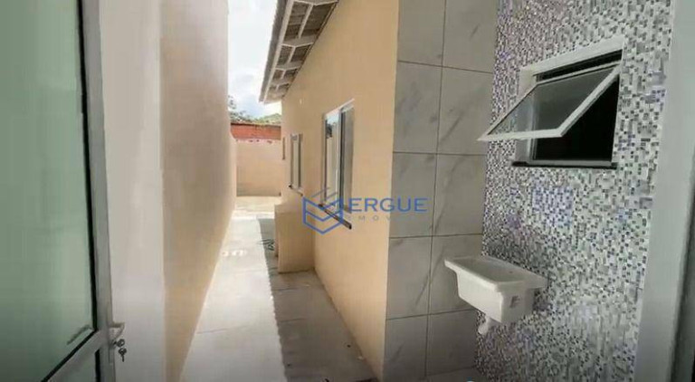 Imagem Casa com 3 Quartos à Venda, 180 m² em Parque Havaí - Eusébio
