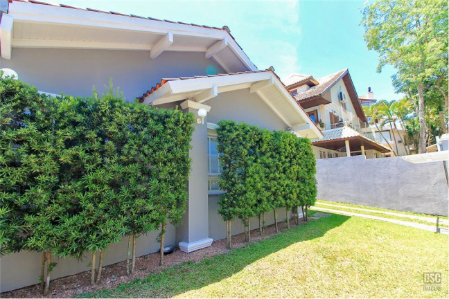Imagem Casa com 3 Quartos à Venda, em Ipanema - Porto Alegre Imagem Casa com 3 Quartos à Venda, em Ipanema - Porto Alegre