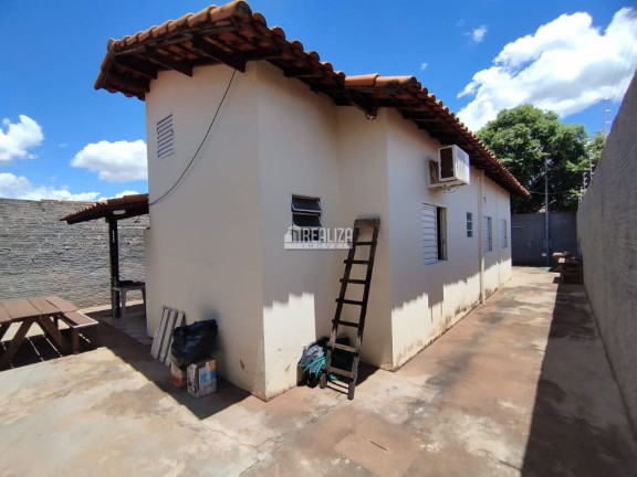 Imagem Casa com 3 Quartos à Venda, 200 m² em Pacaembu - Uberaba Imagem Casa com 3 Quartos à Venda, 200 m² em Pacaembu - Uberaba