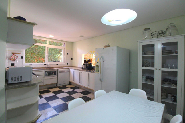 Imagem Casa com 4 Quartos à Venda, 938 m² em Santa Cândida - Curitiba