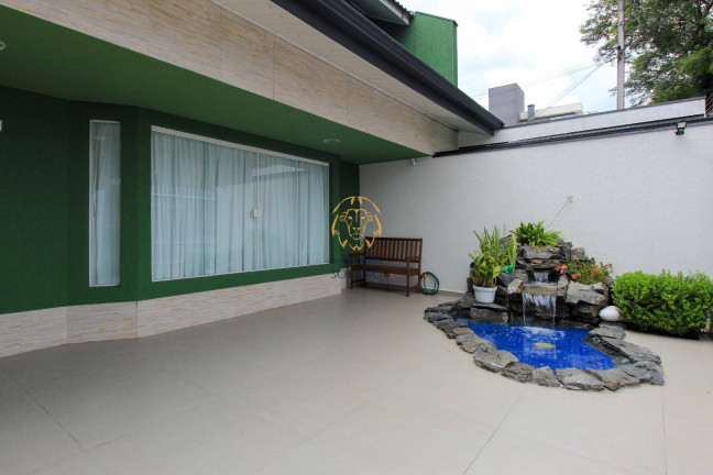 Casa com 3 Quartos à Venda, 480 m² em Bacacheri - Curitiba