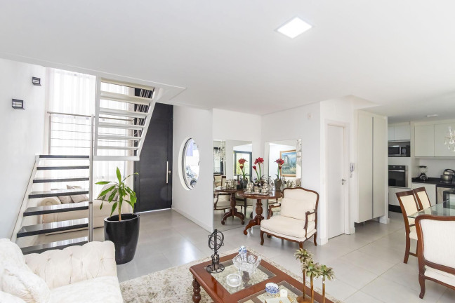 Imagem Casa de Condomínio com 4 Quartos à Venda, 204 m² em Santo Inácio - Curitiba Imagem Casa de Condomínio com 4 Quartos à Venda, 204 m² em Santo Inácio - Curitiba