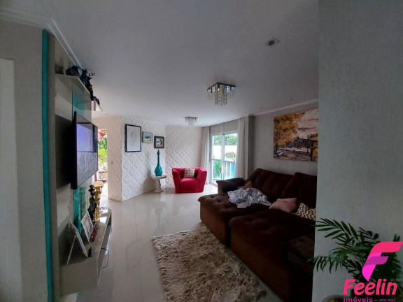 Imagem Casa com 3 Quartos à Venda, 360 m² em Rio Tavares - Florianópolis Imagem Casa com 3 Quartos à Venda, 360 m² em Rio Tavares - Florianópolis