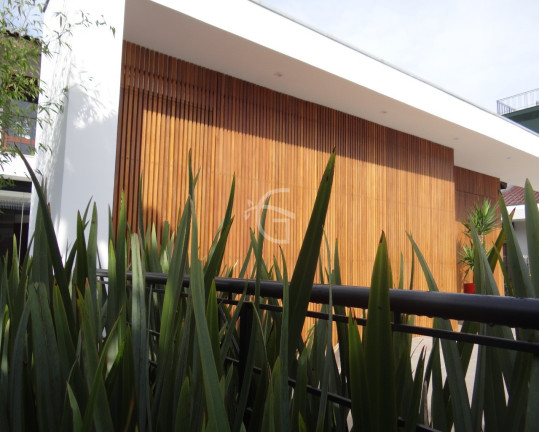 Imagem Casa com 4 Quartos à Venda, 500 m² em Glória - Joinville