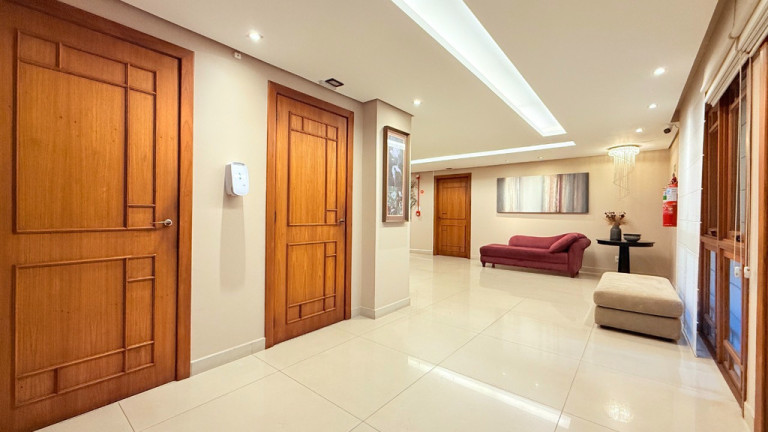 Imagem Apartamento com 3 Quartos à Venda, 158 m² em Petrópolis - Porto Alegre Imagem Apartamento com 3 Quartos à Venda, 158 m² em Petrópolis - Porto Alegre