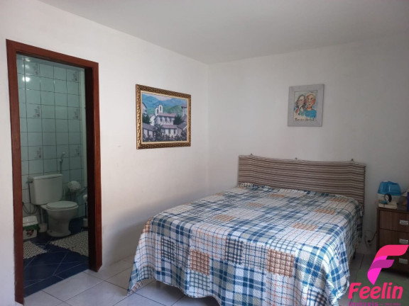 Imagem Casa com 3 Quartos à Venda, 250 m² em Carianos - Florianópolis Imagem Casa com 3 Quartos à Venda, 250 m² em Carianos - Florianópolis
