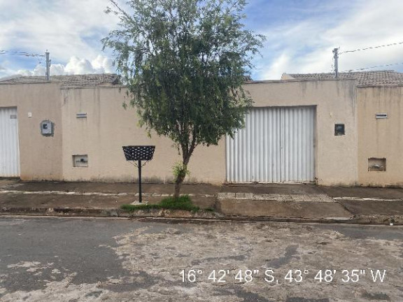 Imagem Casa com 2 Quartos à Venda, 139 m² em Santos Dumont - Montes Claros Imagem Casa com 2 Quartos à Venda, 139 m² em Santos Dumont - Montes Claros