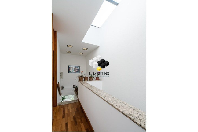 Imagem Casa com 2 Quartos à Venda, 318 m² em Medianeira - Porto Alegre Imagem Casa com 2 Quartos à Venda, 318 m² em Medianeira - Porto Alegre