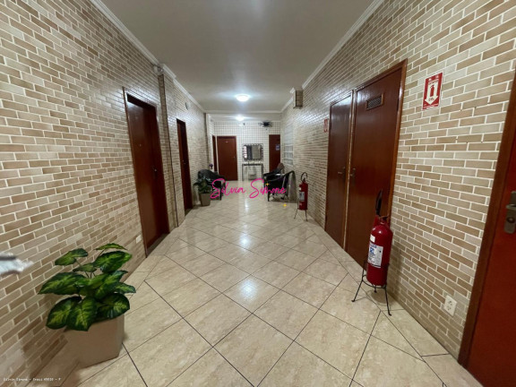 Imagem Apartamento com 2 Quartos à Venda, 74 m² em José Menino - Santos