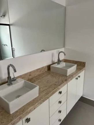 Imagem Casa com 3 Quartos à Venda, 228 m² em Taubaté Imagem Casa com 3 Quartos à Venda, 228 m² em Taubaté