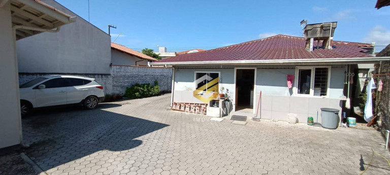 Imagem Casa com 2 Quartos à Venda, 100 m² em Centro - Tijucas Imagem Casa com 2 Quartos à Venda, 100 m² em Centro - Tijucas