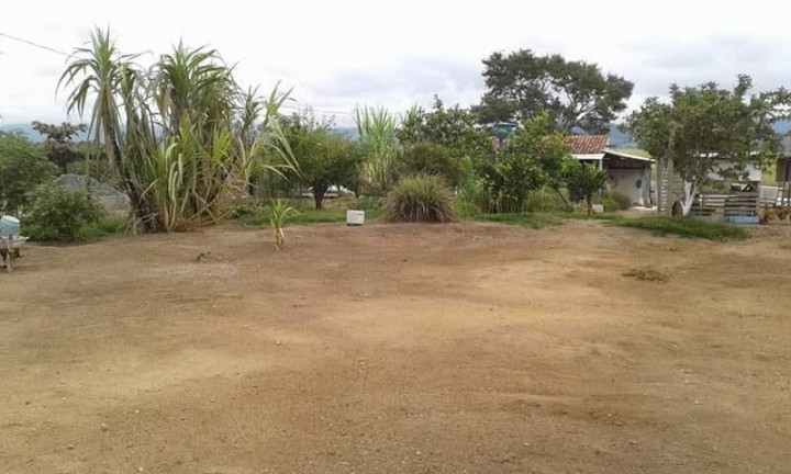 Casa com 3 Quartos à Venda, 2.100 m² em São Benedito - Pindamonhangaba
